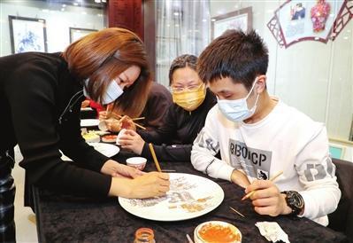 搭建残疾人阳光工厂培训基地平台